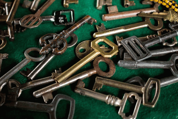 چرا برخی افراد از ابراز عشق خود ترس دارند؟ 17 نکته